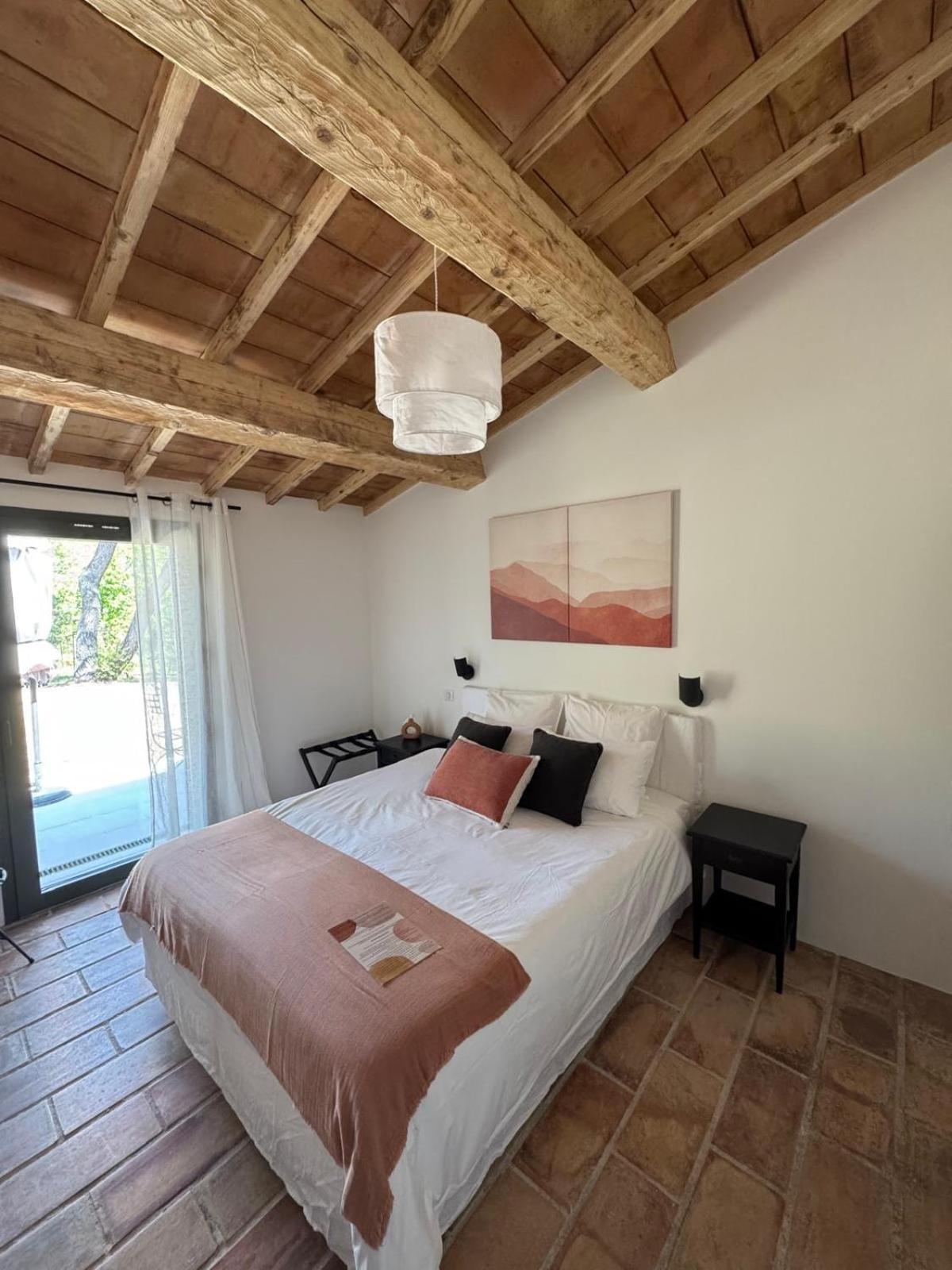La Cle Des Champs, Boutique Hotel & Spa - Le Mas De Garrigon Roussillon  Exterior photo